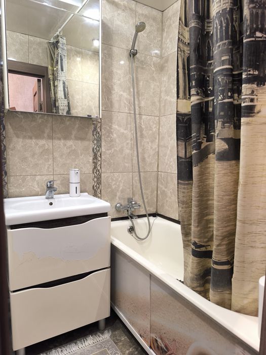 Продам 1 ком квартиру!