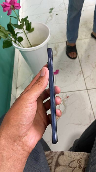 Tecno comon 19 sotiladi 6/128 xotiraga ega