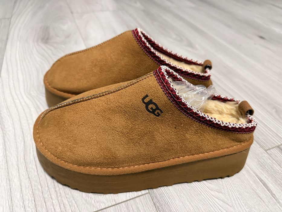 Papuci Ugg . Marimea 40