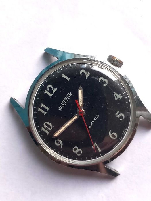 Ceas WOSTOK  Tip Militar, cadran Negru ,, 18 rubine