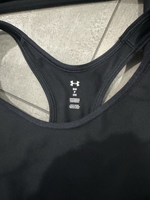 Бюстиета Nike, under armour