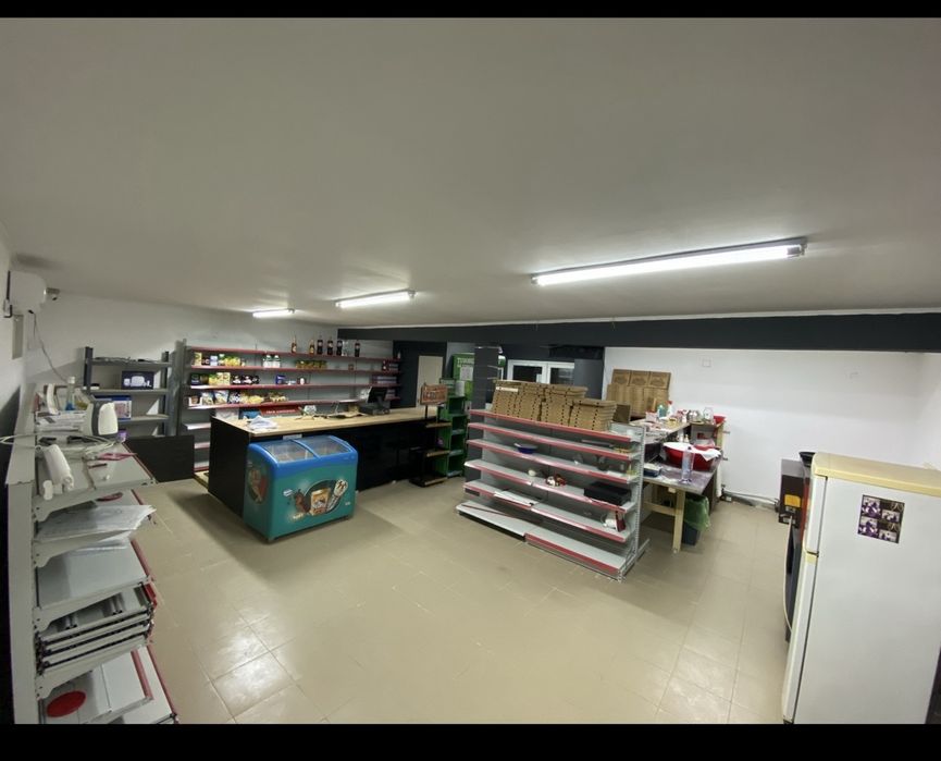 Inchiriez spatiu comercial 90mp