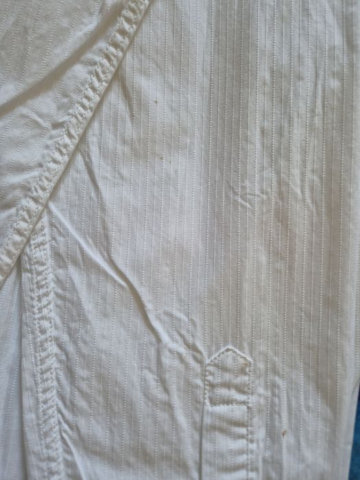 Чисто нова бяла мъжка риза