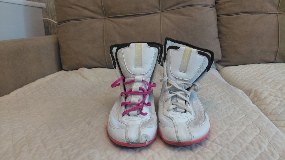 Белые боксерки Nike machomai