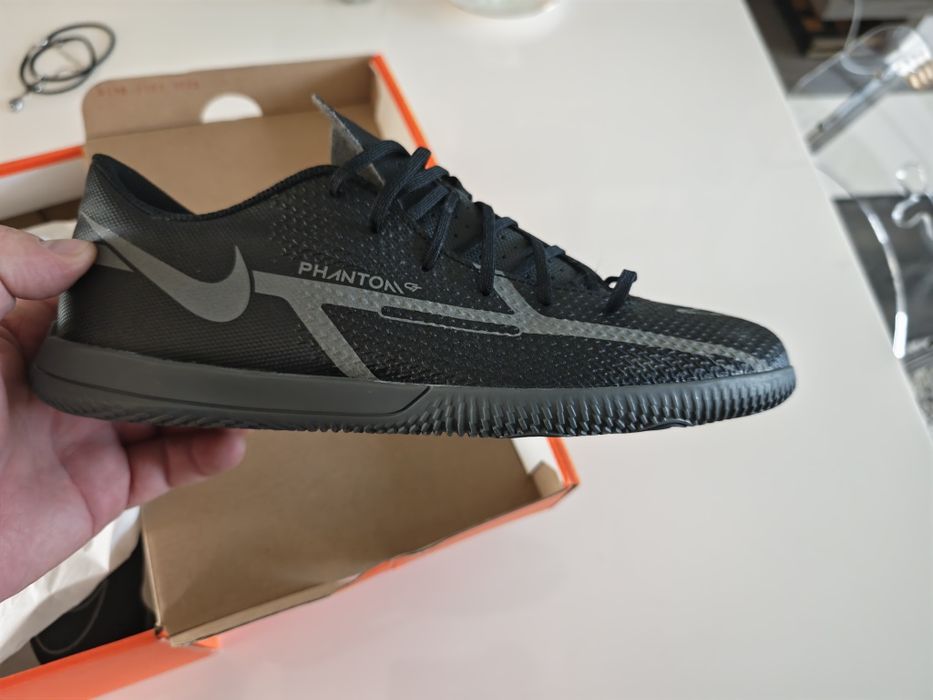Adidași  fotbal  Nike originali noi