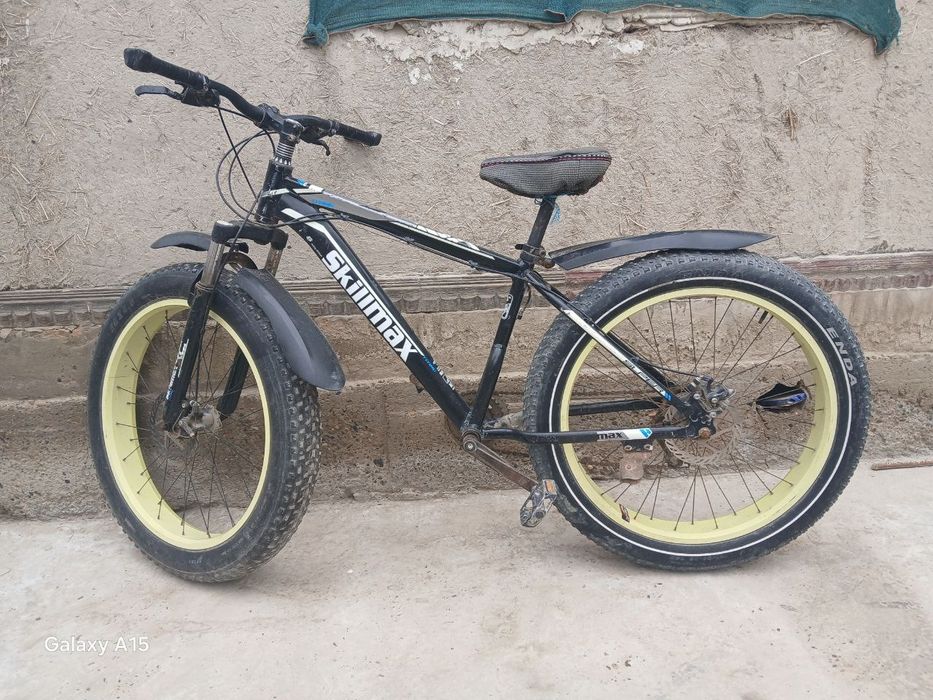 Skuter va telefon bilan abmen bor velosiped holati ideal