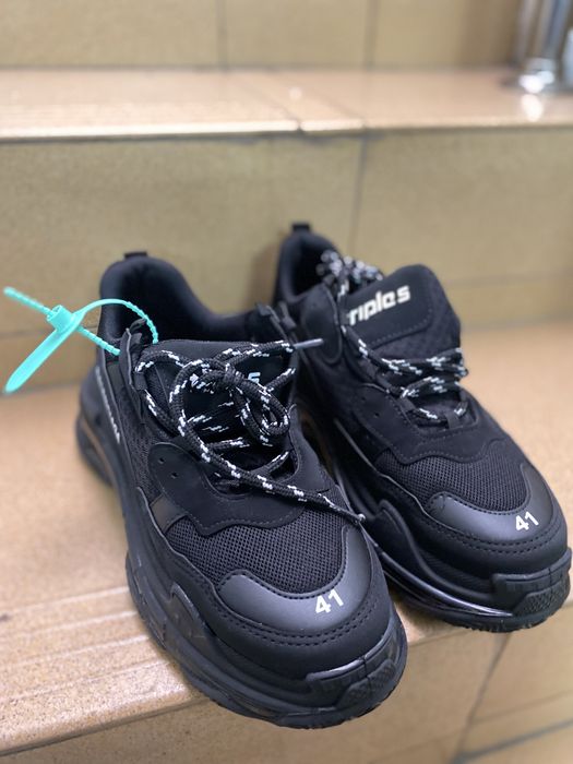 BALENCIAGA triples 41