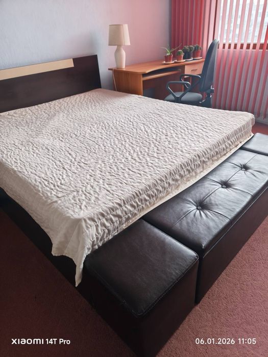 Спалня + ракла + табуретки