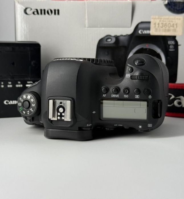 Фотоаппарат Canon EOS 6D Mark II Body