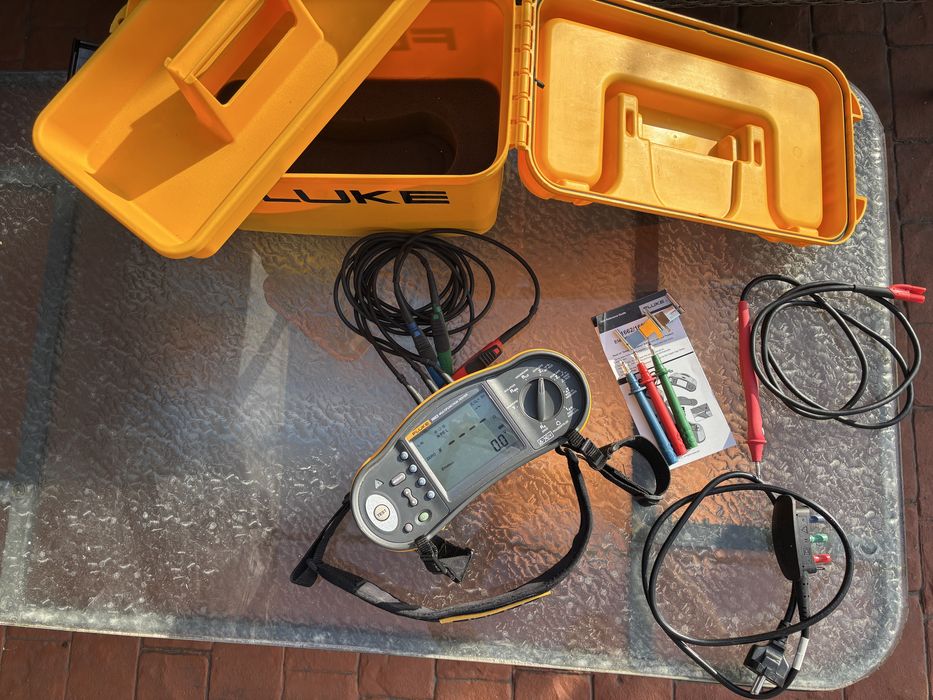 Fluke 1663 tester