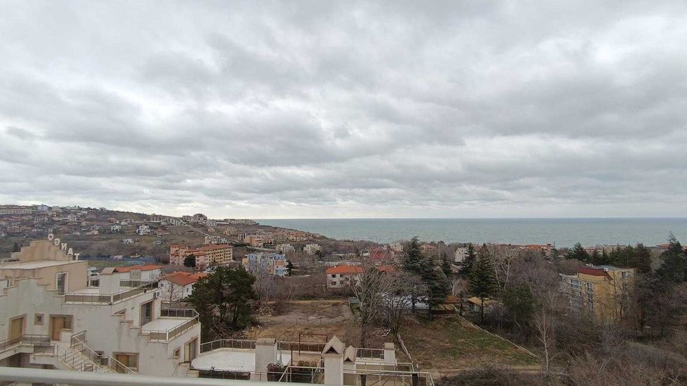 Двустаен мезонет в централна част на Бяла