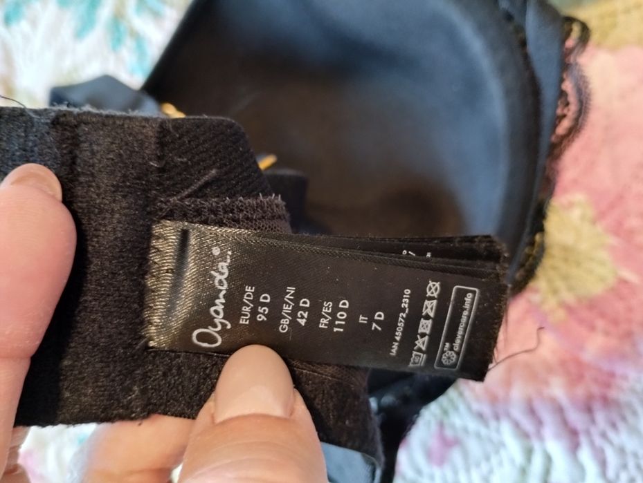 Дамски сутиен голям размер