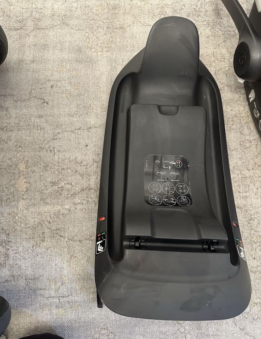 Carucior Cybex Balios S Lux (cadru, landou, scaun sport) + scoica Cybex Aton B2 + baza isofix