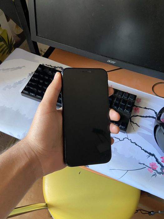 Продам Iphone Xr