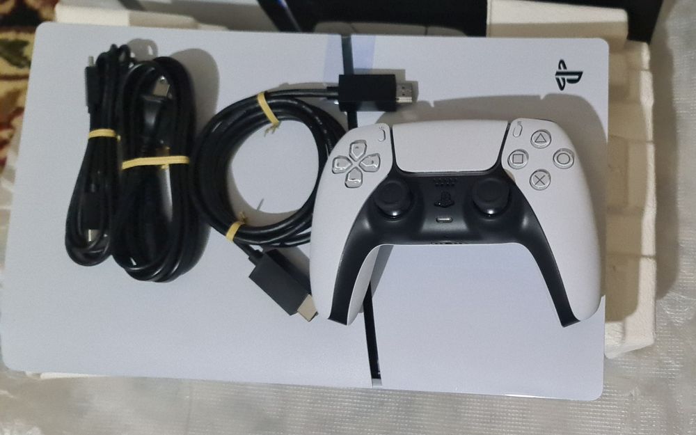 PS 5 Slim Yangi  1 ta orginal pult