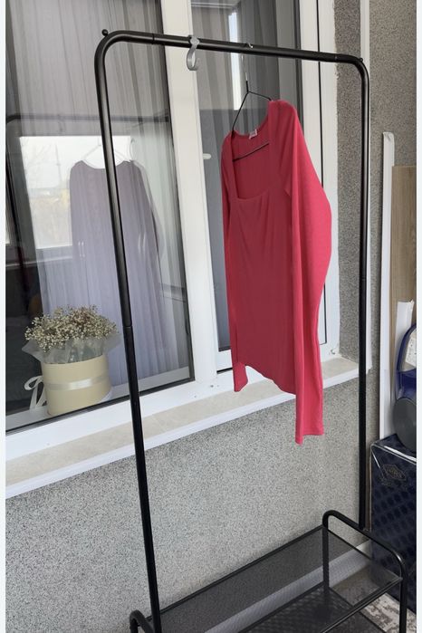 Продам вешалку для одежды