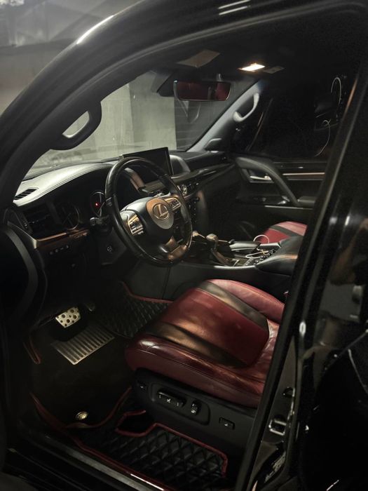 Lexus LX570 Supersport. Состония отличное. 2019 года.