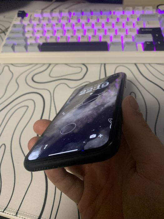 Продам айфон хр