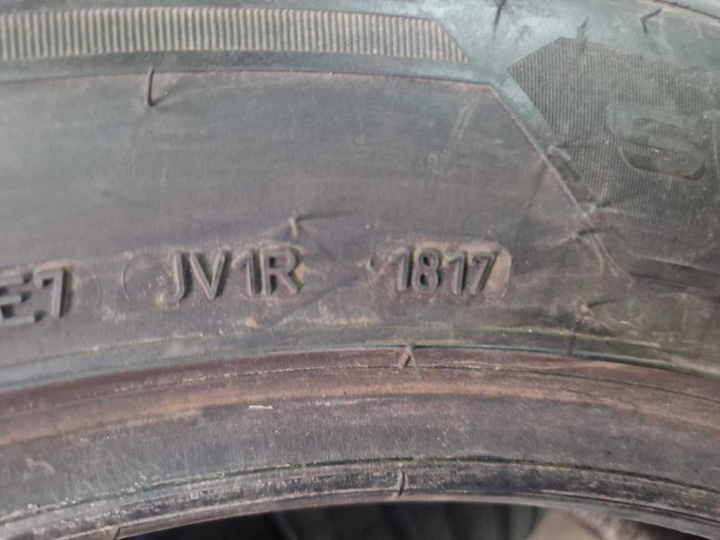 4 Goodyear R19 235/55
летни гуми DOT1817