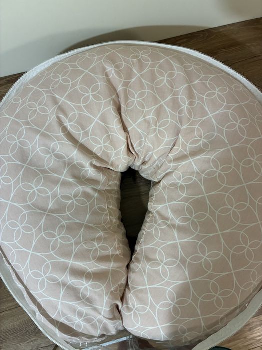 Възглавница за кърмене