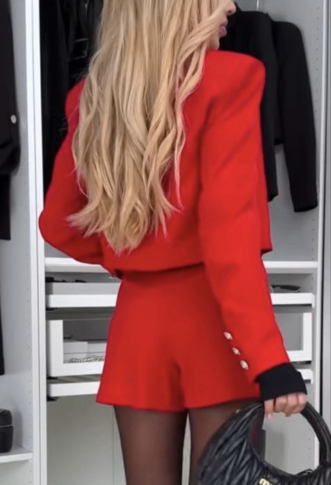 Дамски сет в червено