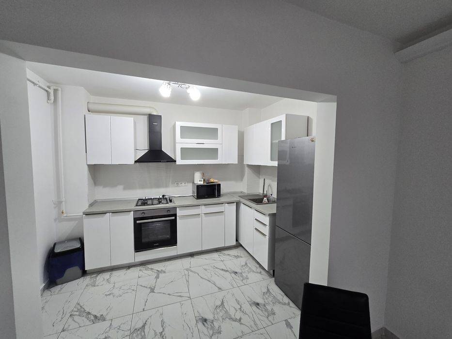 Direct Proprietar Apartament 2 camere de inchiriat B-dul Bucuresti White Tower