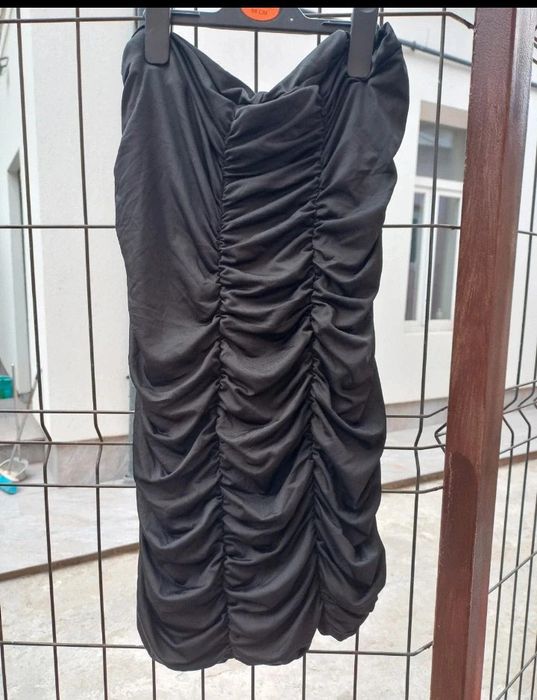 Rochie elegantă neagră, mărimea M, model tip bodycon