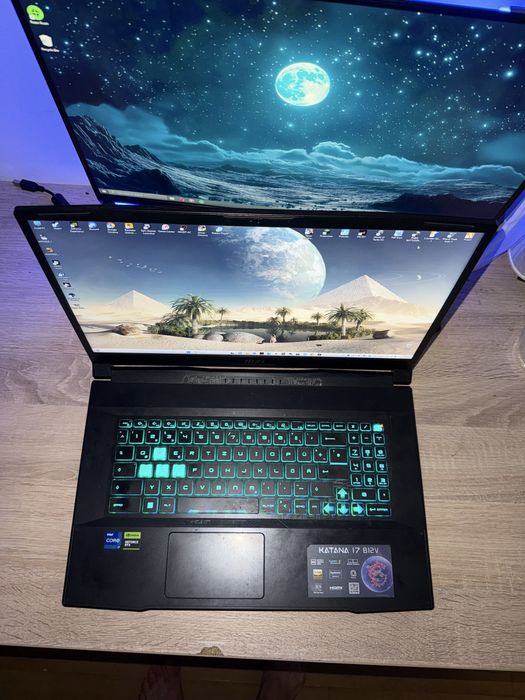 Laptop Gaming MSI Katana B12V