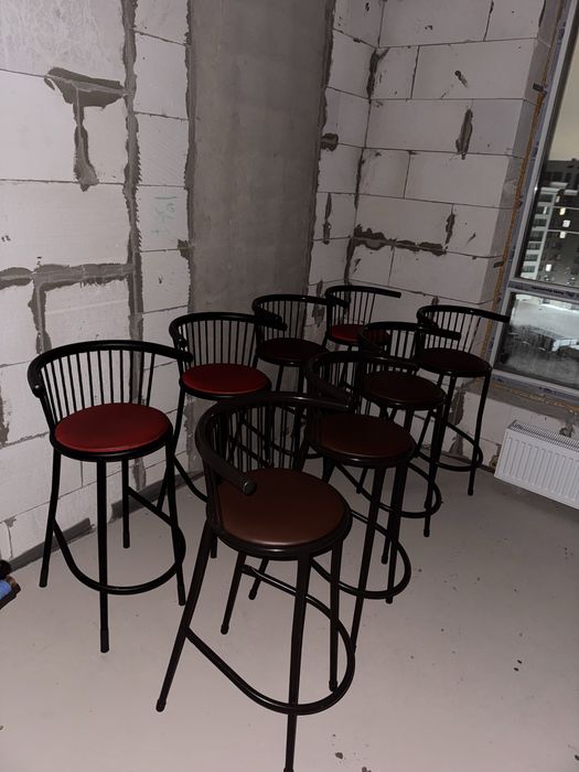 Продам барные стулья
