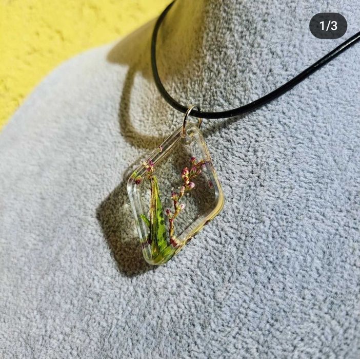 Хендмейд гривни, епоксидна смола, гердани с кристали, стомана, готик