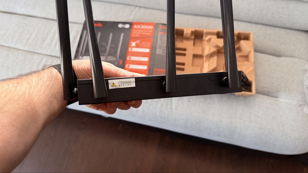 Router Tenda W30E AX3000, 4xRJ45 1Gbps 1xUSB WiFi 6, 2.4-5GHz, 3000 Mbps, 200 utilizatori