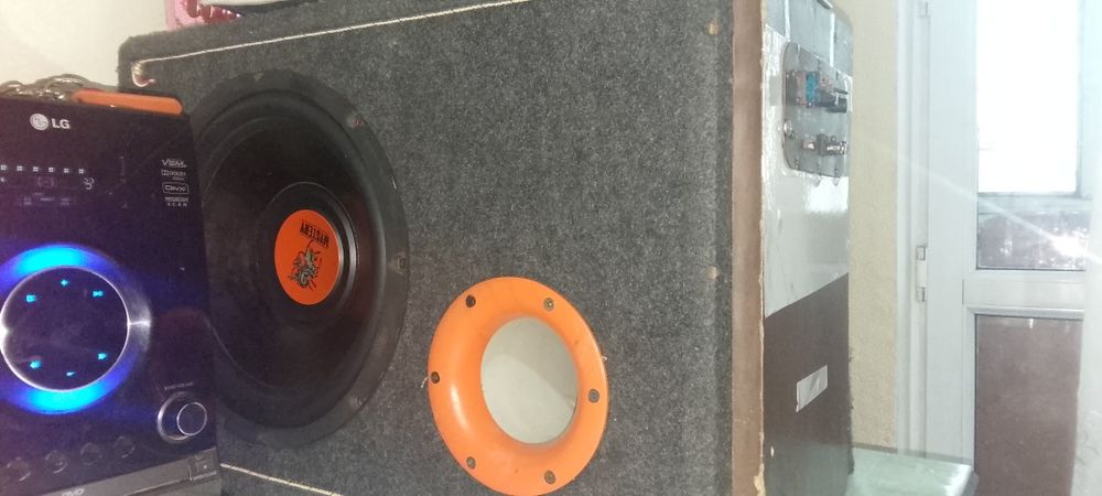 Сабвуфер машинный