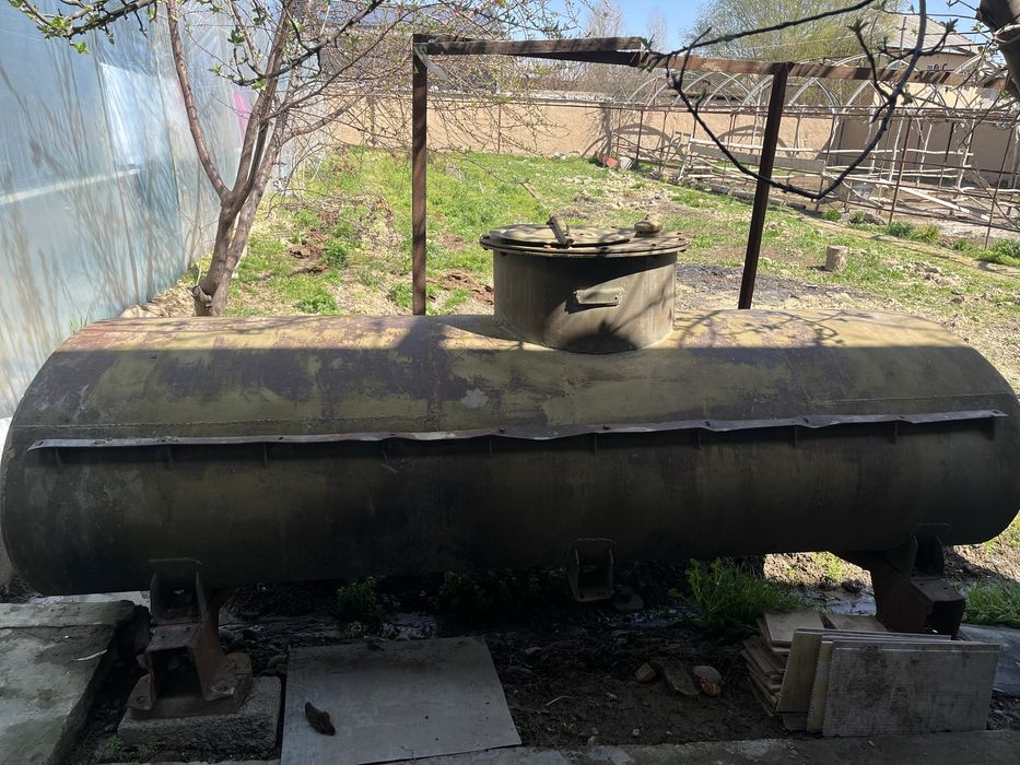 Toza suv bochka 2tonna ketadi