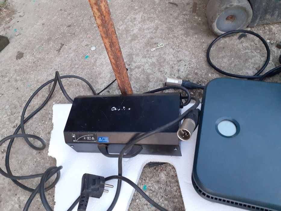 Incarcator 24 v carucior persoane dizabilitati.