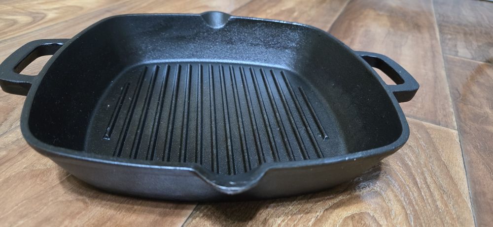 Сковоррда чугунная gipfel