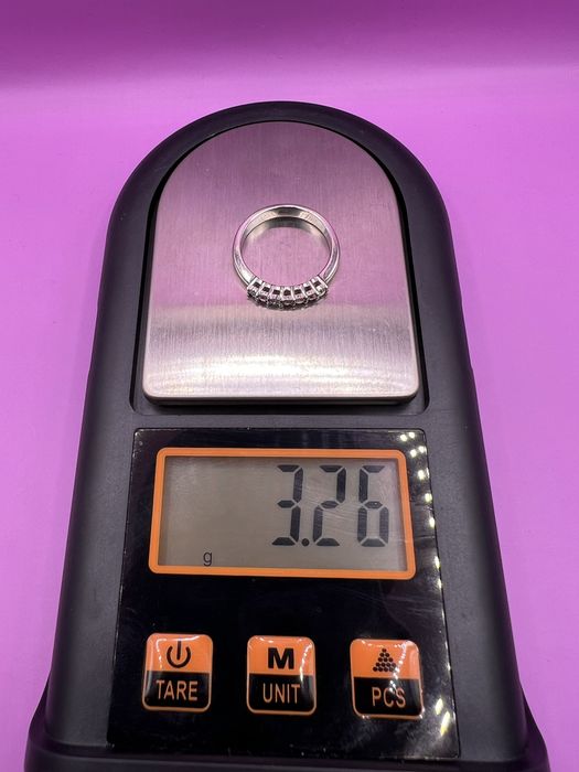 Продам золотое кольцо.