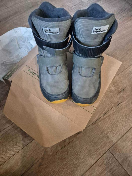Продавам детски Зимни обувки Jack Wolfskin Polar Bear Texapore High VC