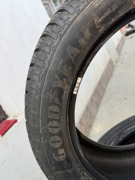4 Anvelope Iarnă Goodyear UltraGrip Performance 285/45 R20 112V XL  Noi 0 KM