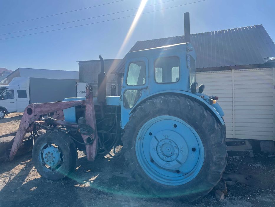 Продам спецтехнику трактор