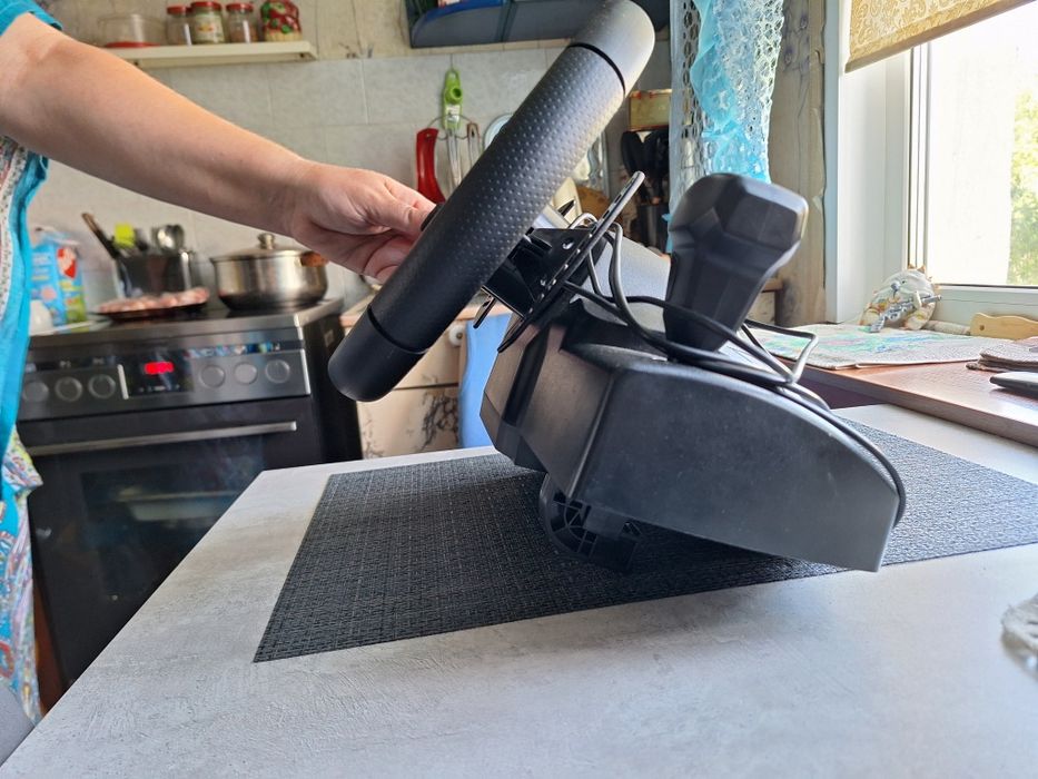 Продам игровой контролер.