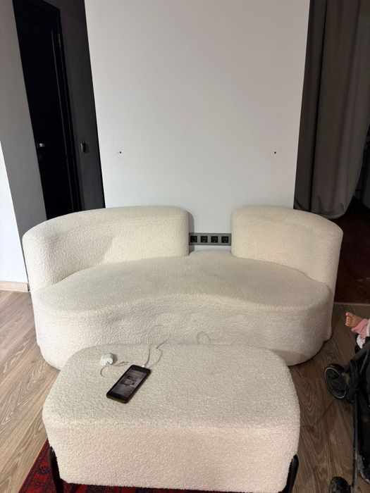 Рейлы,раздевалка,диван с пуфиком,зеркало