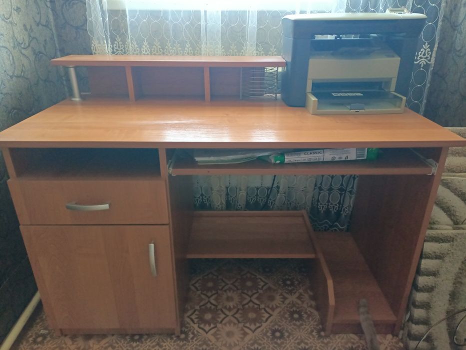Продам письменный стол