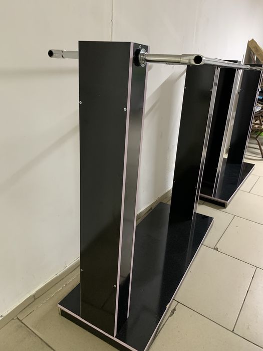 Стойки вешалала напольные для одежды