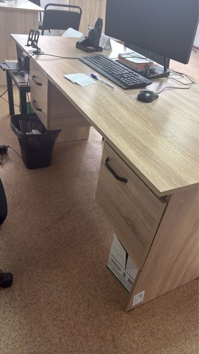Продаю мебель для офиса
