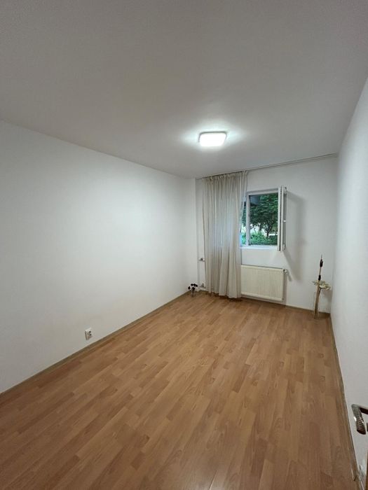 Vand ap 3 camere Iancului Strdal