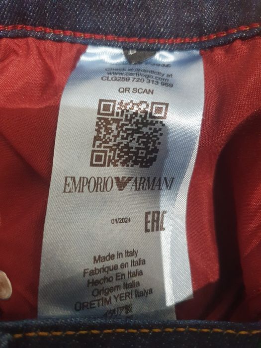 Blugi Emporio  Armani premium  + Tricou Armani  Exchange