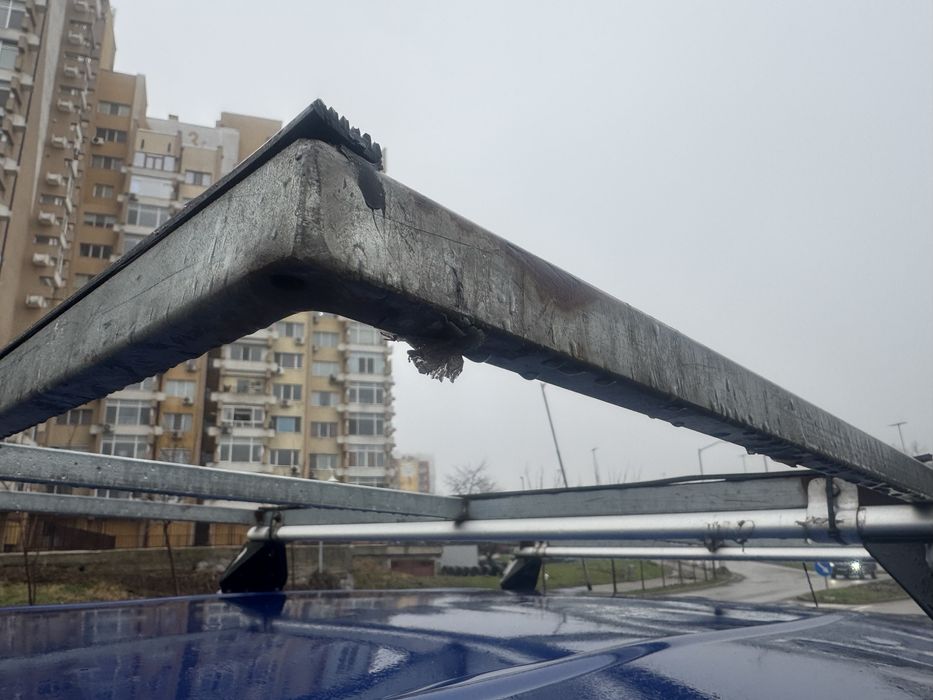 Багажник за покрив