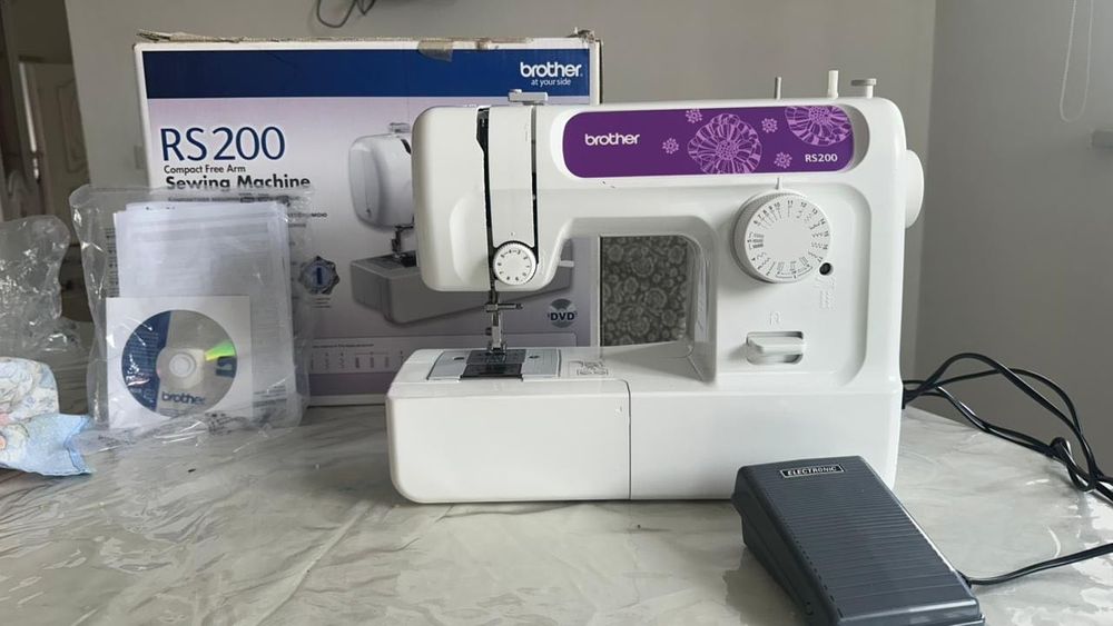 Продается швейная машинка