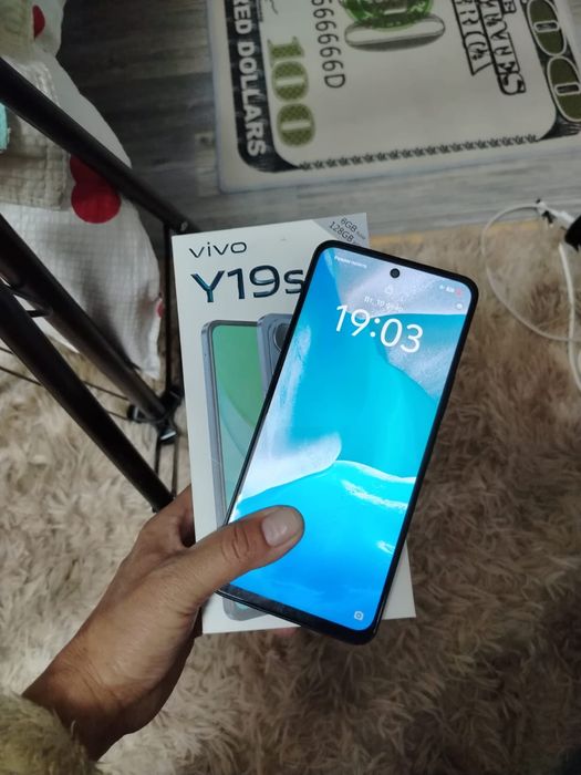 Продаётся телефон