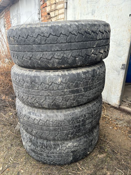 Продам шины 265/70/15